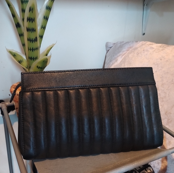 COPY - Brooks Brothers Quilted Clutch Wristlet - Picture 4 of 14